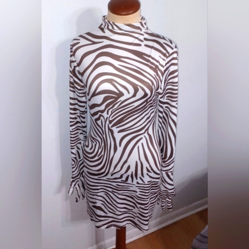 Mz. Exotica π£π₯ -Long Sleeve Mini Dress- W Sz Medium- 6 - Picture 2 of 7